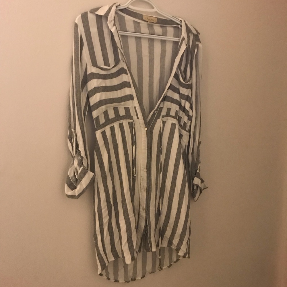 *3 for 25 Bundle and Save.Love Notes Black and White Striped Tunic